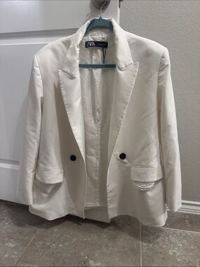 ZARA White Double-Breasted Blazer